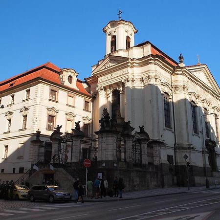Apartments With Large Balcony, Parking Prag Dış mekan fotoğraf