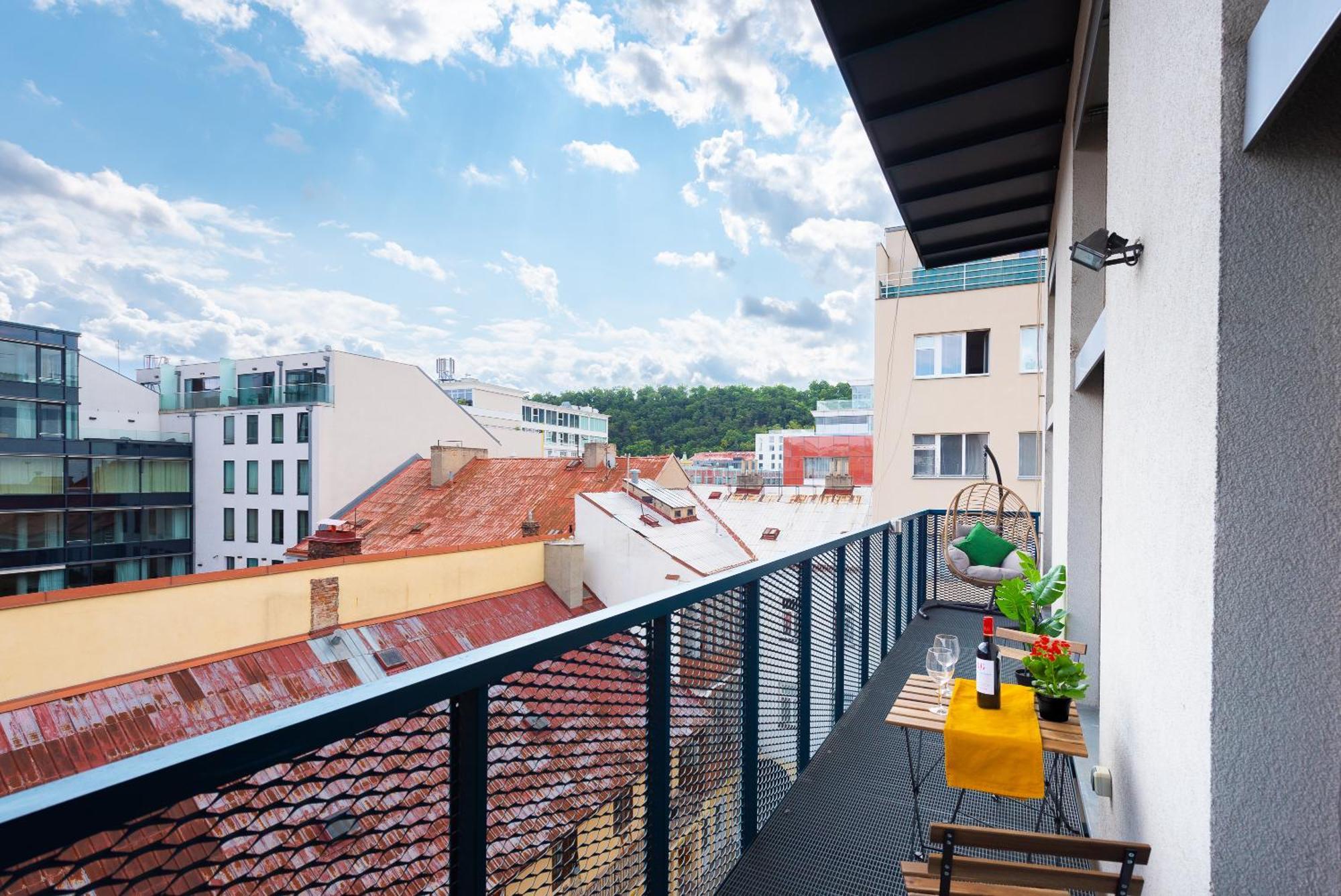 Apartments With Large Balcony, Parking Prag Dış mekan fotoğraf