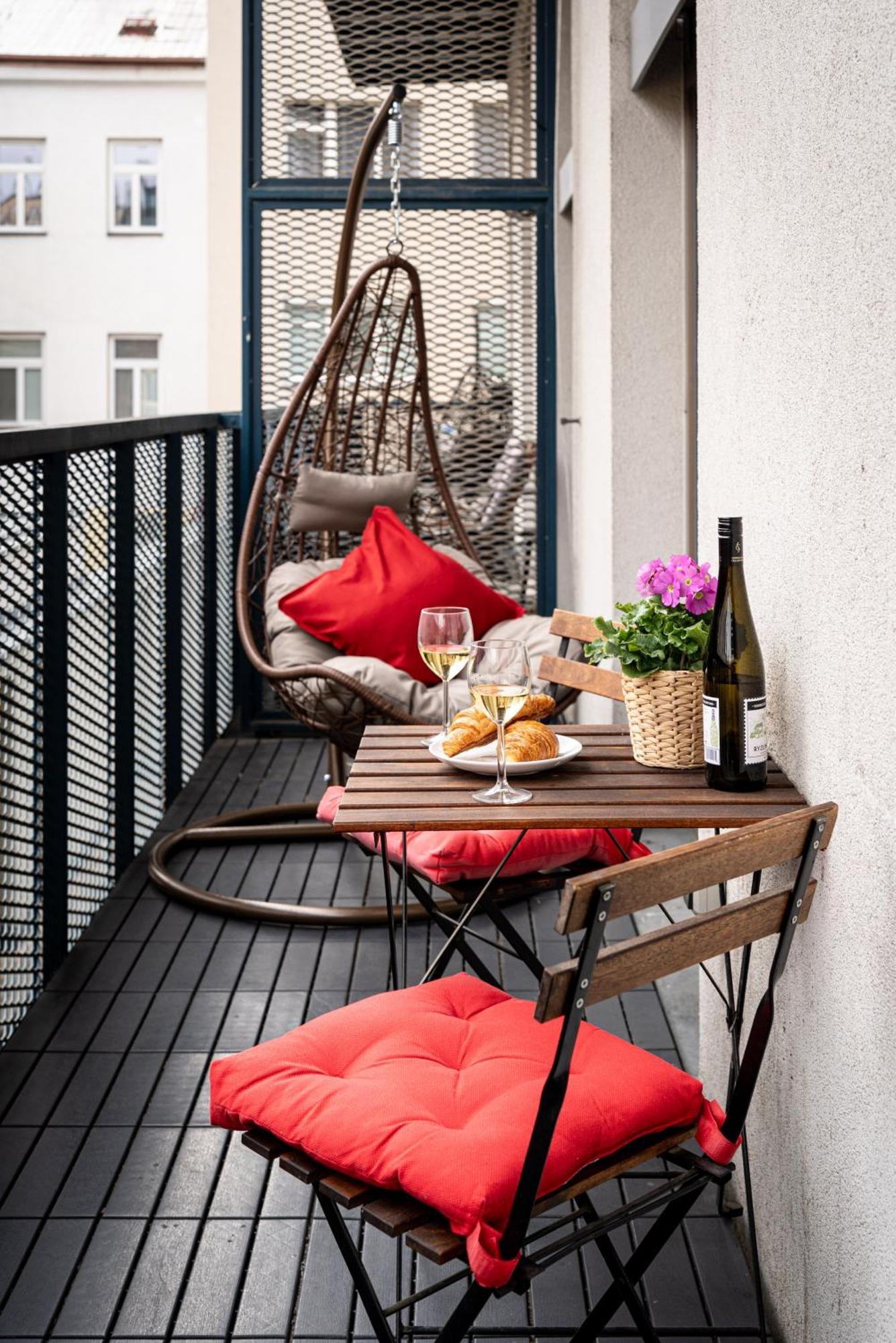 Apartments With Large Balcony, Parking Prag Dış mekan fotoğraf