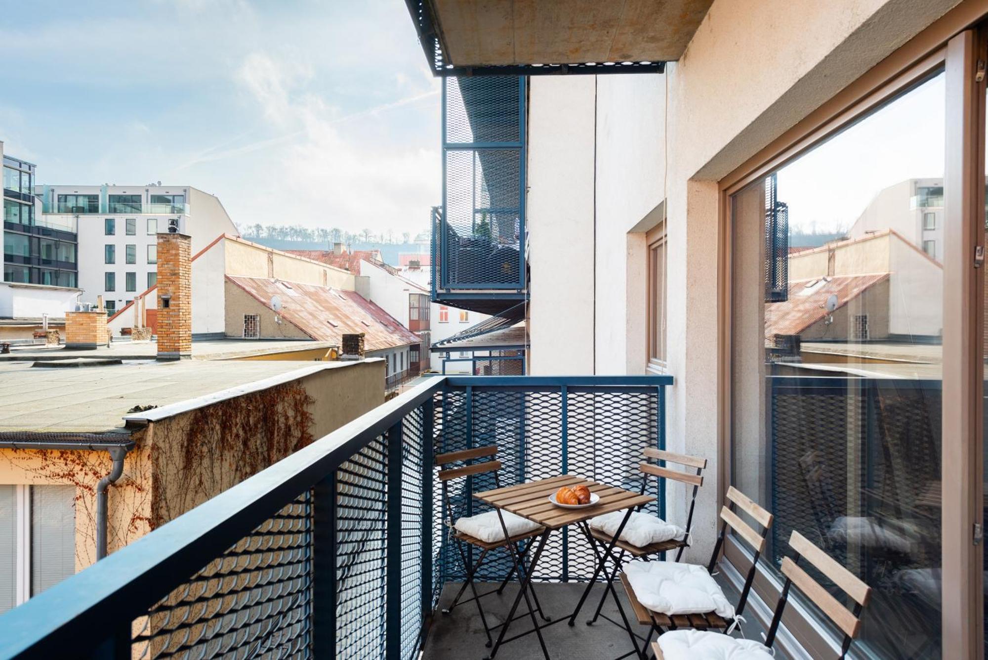 Apartments With Large Balcony, Parking Prag Dış mekan fotoğraf